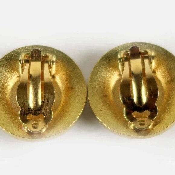 CHANEL CC Logos Black & White Round Clip-On Earrings Gold Tone 95C Auth w/Box - Picture 2 of 4